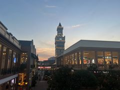 -王府井奥莱临潼小镇(临潼店)