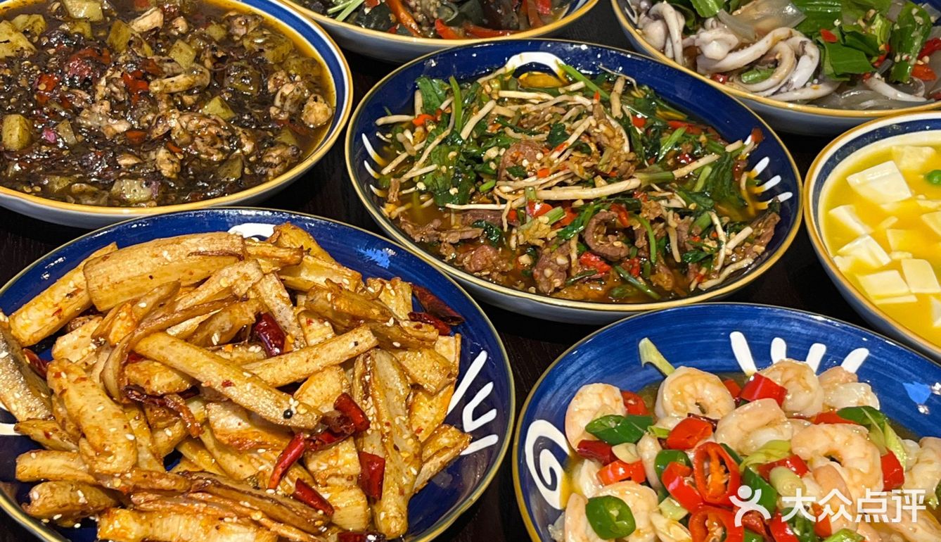 藏在市中心的治愈店铺，旮沓食堂好拍又好吃