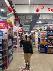 -逝水玩具折扣店