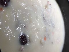 -洪氏嗨捞·广东猪肚鸡·椰子鸡火锅(西咸万象城店)