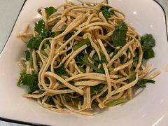 香菜拌云丝-启东小海鲜(庄先湾路1号店)