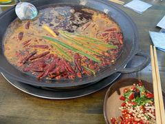 -黄潇洒老火锅(九眼桥宏济巷店)