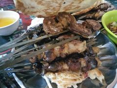 -烤肉小伙烤肉店