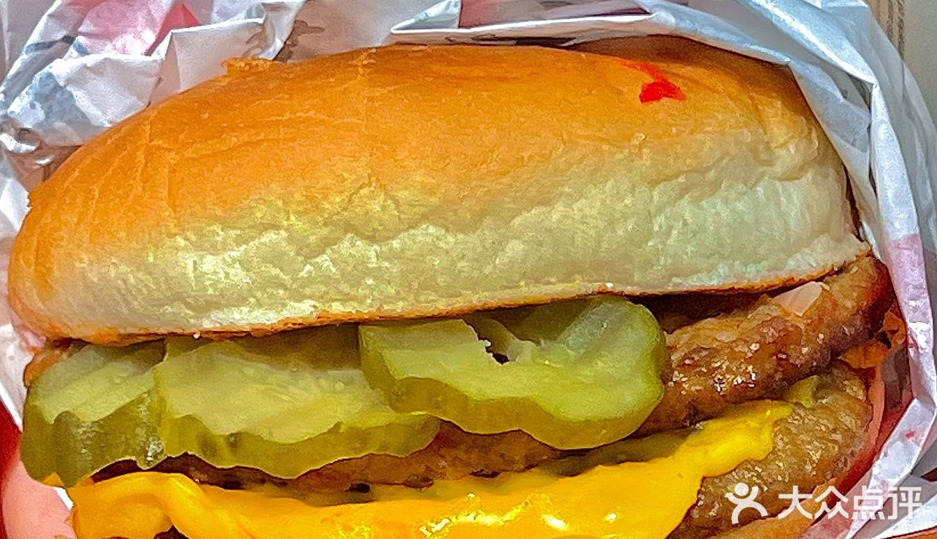 探店｜好吃欸！肯德基这个赔钱汉堡太好吃惹！