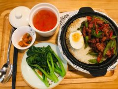 小炒黄牛肉煲仔饭-西华园文化餐吧