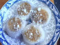 -果松木炭酸菜铜火锅·外婆参鸡汤