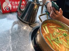 -野山舂·贵州现舂酸汤牛肉(民生路店)