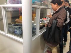面包甜点陈列柜-薛昌利大米面皮(南关正街店)