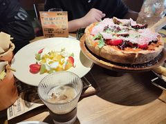 -Dragon Pizza•圆脸龙披萨·牛排餐厅