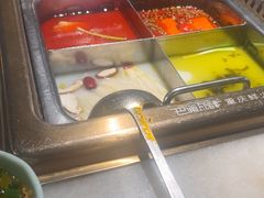 -巴渝瓦肆重庆鲜火锅(宝龙环湖店)