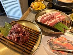 -草家酱蟹炭火烤肉店(珲春南路一店)