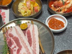 -草家酱蟹炭火烤肉店(珲春南路二店)