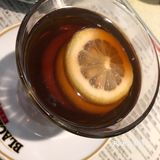 当然是好吃。「柠檬红茶」热、走糖，略酸、略涩，还算好喝