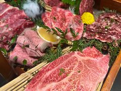 -山川小町·极番烧肉(新地假日广场店)