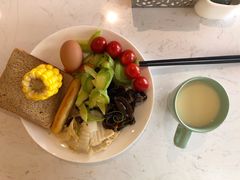 -榆林榆阳西路火车站亚朵酒店