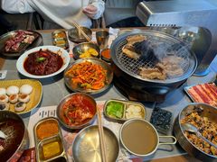 -草家酱蟹炭火烤肉店(珲春南路一店)