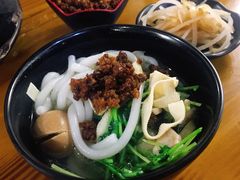 -丽虹云南过桥米线(兴工街店)