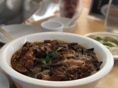 小鸡炖蘑菇-关东小磨东北菜(上海长风大悦城店)