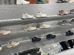 -SALOMON萨洛蒙(青岛海信店)