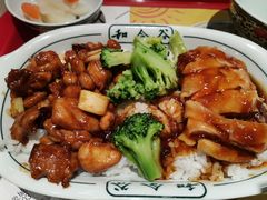 宫保鸡丁拼秘汁鸡排盖饭-和合谷(北新桥店)