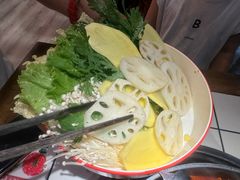 -热火朝天鲜切牛肉火锅(南强街巷店)