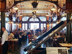 -Majestic Café