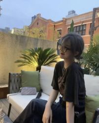 -AYO SALON