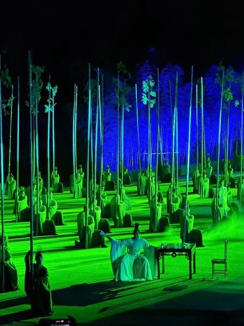 武夷山当然不能错过印象大红袍
出自张艺谋导演的山水实景剧
360