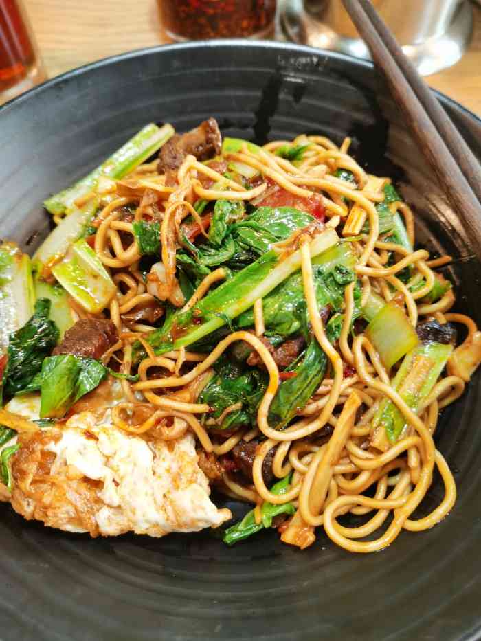 打分    /人 推荐小排拌川,小排是足的!