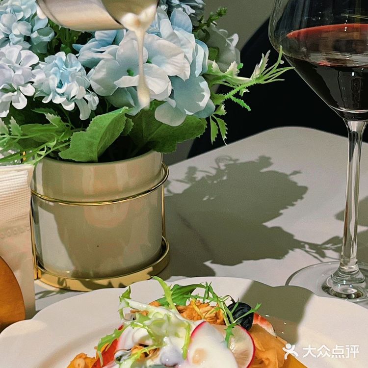  贵阳大十字云镜情人节的套餐！真的合适！