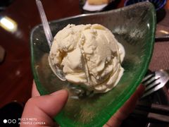 香草冰淇淋-襄阳富力皇冠假日酒店-大吉融合餐厅