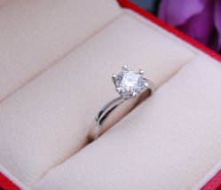 -威德钻石-克拉钻大本营(南京东路店)