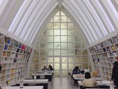 -钟书阁(松江泰晤士小镇店)