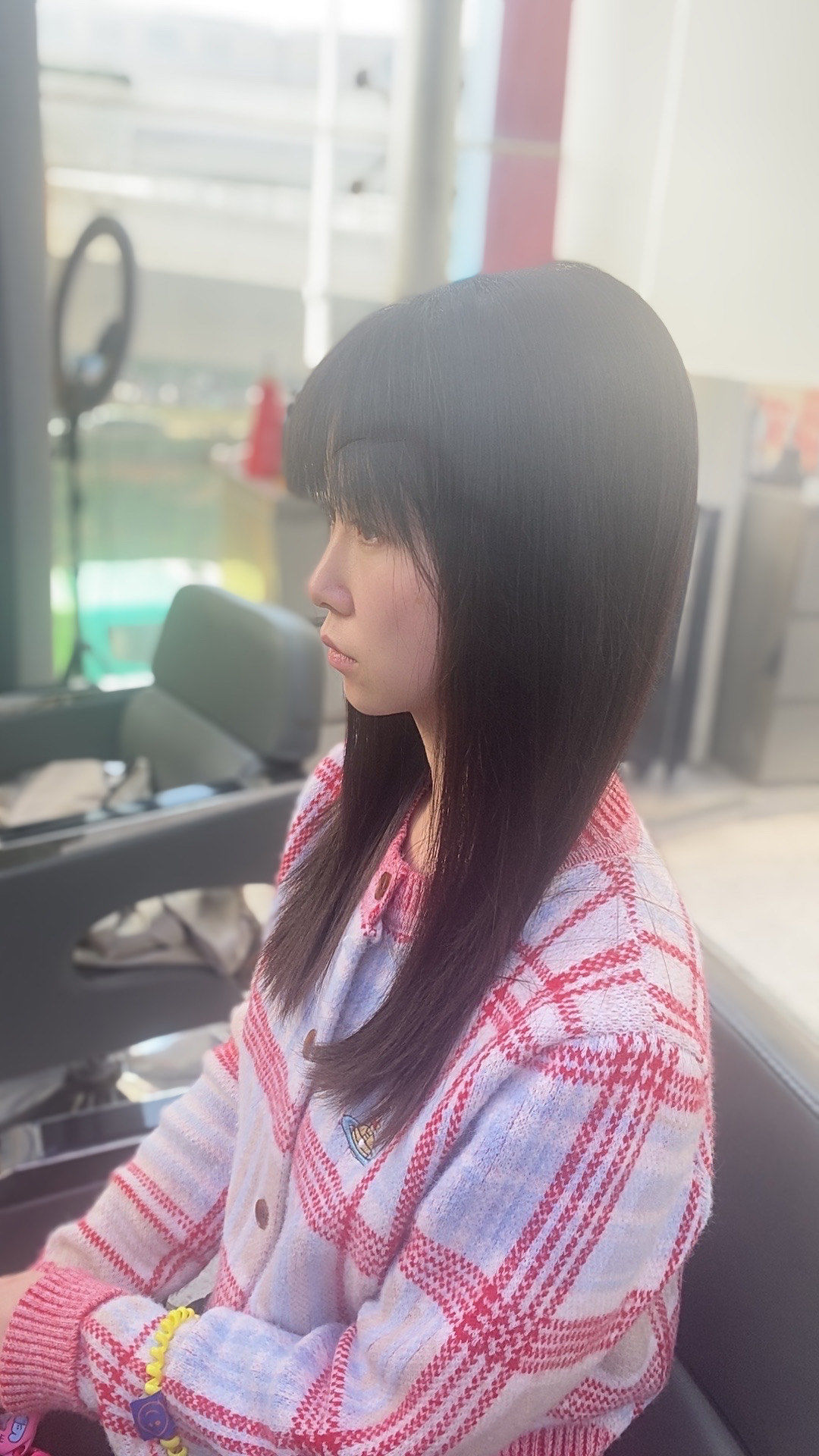 对于上班族来说一款简约又不失时尚的发型很重要