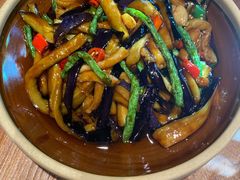 茄子烧豆角-泥糊破店小酒馆·团建聚餐(南京西路店)