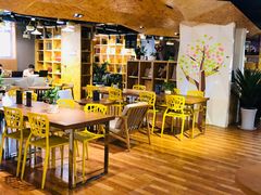 -新华里咖啡书吧(新华书店小寨店)