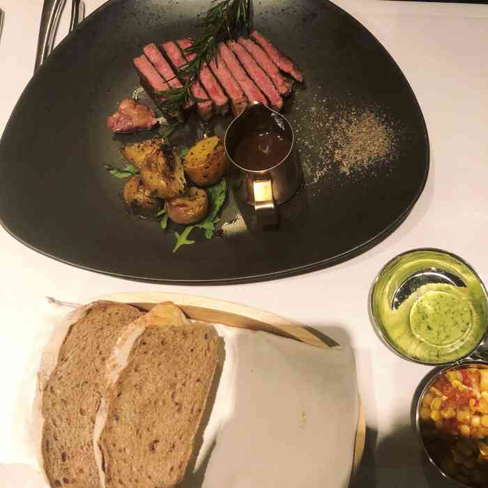 greywhale灰鲸餐厅(武汉国际广场店)-"上一次来没有吃到惠灵顿09