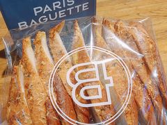 蒜泥法棍+吉士法棍-巴黎贝甜(大宁国际商业广场店)