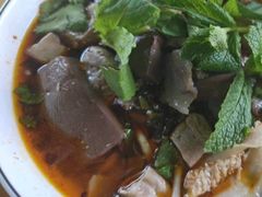 -禺馋猫生滚牛肉粉