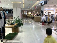 -资和信百货商场
