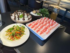 -鲜入唯煮·港式海鲜牛肉火锅(金宝街店)