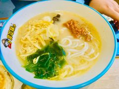 -灵芝妹子海鲜米线(劳动公园店)