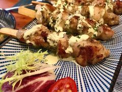 炭烤鸡肉串配酸奶黄瓜酱-帕歌西班牙餐厅paco tapas