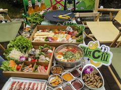 -山野的朋友露营炭火烤肉