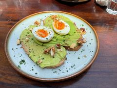 牛油果煮蛋吐司-RAC BAR(安福路店)