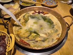 -洱火云南酸菜牛肉火锅(石景山当代商城店)