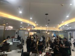 点击看大图 -八佰伴8008星级形象店
