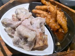 排骨大战凤爪-龙凤点心饼家·39年老字号(松岗店)