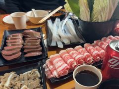 -果松木炭酸菜铜火锅·外婆参鸡汤