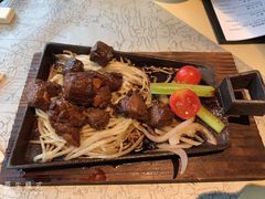 -穹六人间 people 6(岳阳路店)